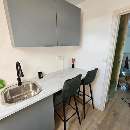 Apartamento Privée à 50 M De La Salle De Bain Et Cuisine Commune *