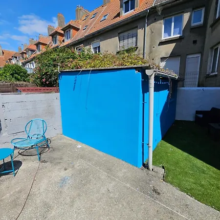 Privée à 50 M De La Salle De Bain Et Cuisine Commune