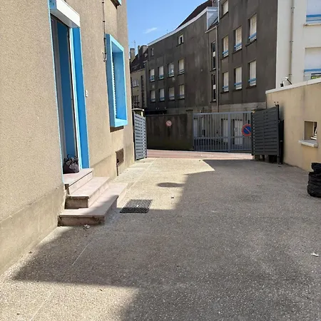 Privée à 50 M De La Salle De Bain Et Cuisine Commune Apartamento Le Portel