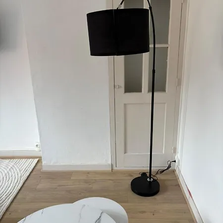 Privée à 50 M De La Salle De Bain Et Cuisine Commune Apartamento *