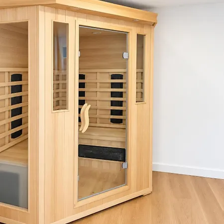 Sauna Commun Et Privee A 50 M De La Salle De Bain Et Cuisine Commune *